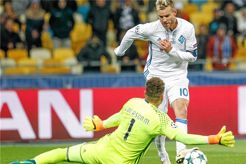 Yarmolenko kommt für 25 Millionen Euro aus Kiew Rechter Flügelstürmer, der auch seinen starken linken Fuß zum Toreschießen einsetzen kann: Der Ukrainer Andrey Yarmolenko hat bei Borussia Dortmund einen bis 2021 gültigen Vertrag unterschrieben.