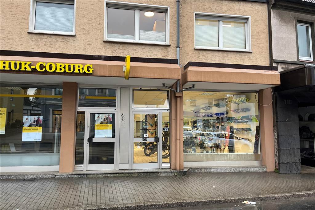 Second-Hand-Laden für Sportler hat in Brackel eröffnet Rechts neben der Brackeler HUK-Coburg-Filiale hat ein Second-Hand-Laden für Sportartikel eröffnet