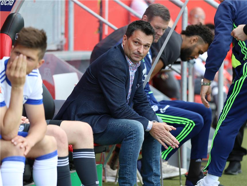 Christian Heidel nimmt Weinzierl und Team in die Pflicht Redete nach einer enttäuschenden Saison Klartext: Schalke-Manager Christian Heidel.