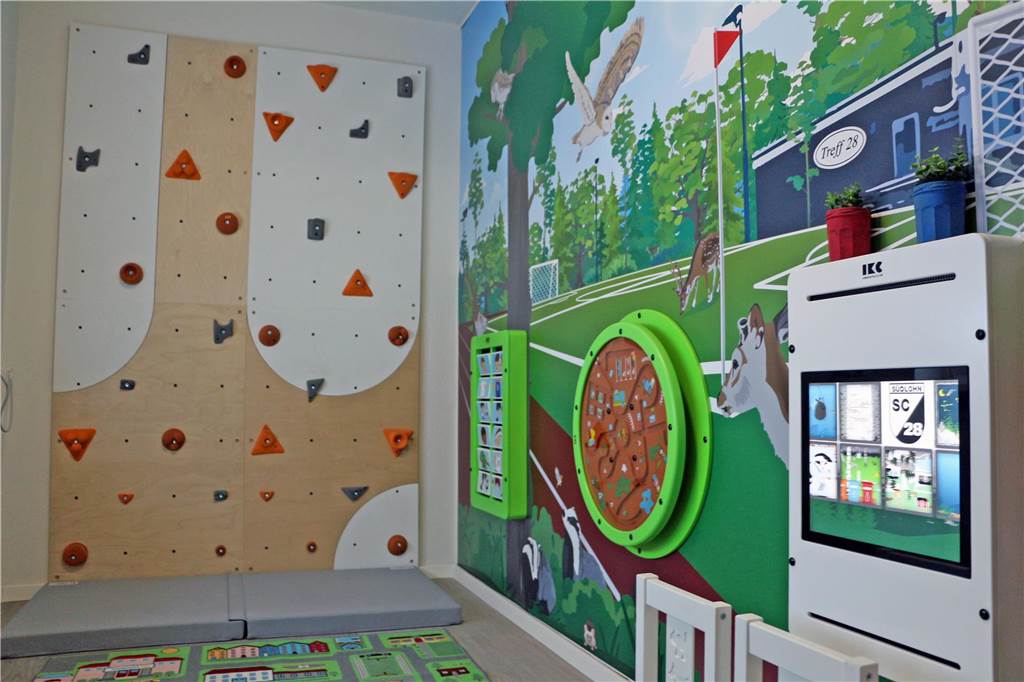 Tourismusbande, Radroute, Jahrmarkt: Campus-Pläne sollen Ortsteile verbinden Rege nutzen die kleinen Campus-Gäste bereits das Spielzimmer im Matschkönig mit interaktiven Spiele-Systemen sowie Wand- und Motorik-Spielen. Unterstützt wurde dieses Projekt des SC Südlohn durch das Berkel-Schlinge-Förderprogramm für Kleinprojekte.