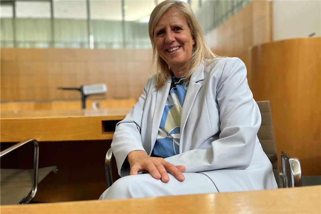Team Bio-Essen für CAS: „Kinder wollen nicht nur Pizza Pommes Currywurst“ Regina Kleff, 1. Beigeordnete der Stadt Castrop-Rauxel, im Ratssaal
