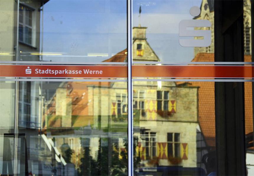 Sparkassen-Fusion ist zum Jahreswechsel geplant Regional, nah und mit Werne verbunden: So stellt sich die Stadtsparkasse Werne dar. Jetzt könnte bei einer Fusion der Hauptsitz ins größere Lünen verlegt werden.