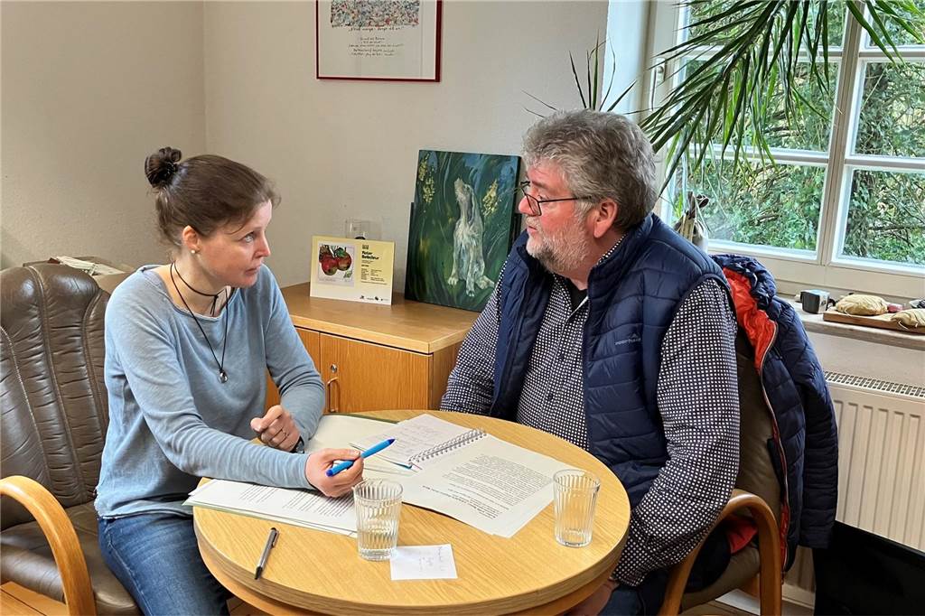 EU-Förderprogramm: Bei Großprojekten ist Dorsten aber noch kein Leader Regionalmanagerin Andrea Große-Heidermann im Gespräch mit Georg Tenger, Geschäftsführer der Biologischen Station Kreis Recklinghausen.