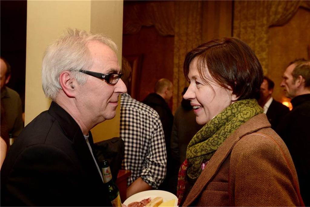 Gästebetreuerin Urte von Hundt: „Bei Stress werde ich immer ganz ruhig“ Regisseur Peter Timm mit Urte von Hundt beim Empfang des Lüner Kinofests auf der Berlinale 2014.