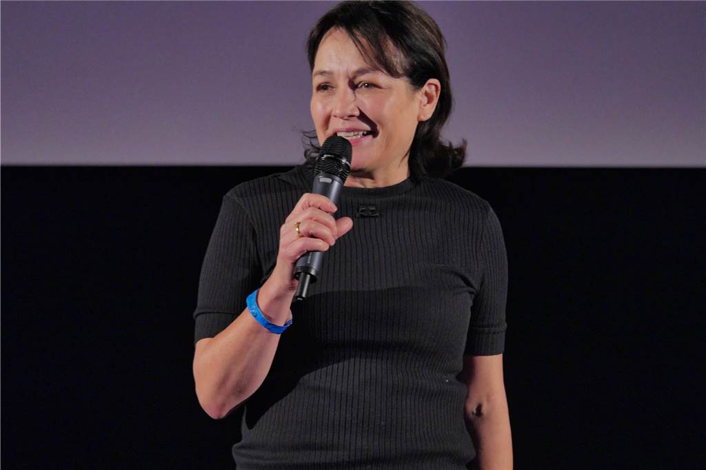 Filmclub Lünen: Neues Programm mit Lüdia-Sieger und Hollywood-Streifen Regisseurin und Drehbuchautorin Anke Sevenich bedankte sich für die Wahl des Publikums. Ihr Film gewann den Kurzfilmpreis. Der Filmclub hofft, dass sie im März nach Lünen kommt, um den Film zu präsentieren.