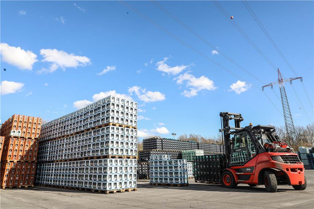 Wo genau liegt eigentlich die Ardey Quelle? Mineralwasser aus Dortmund erlebt Boom im Jubiläumsjahr Reichlich Lagerplatz gibt es auf dem Ardey-Gelände.