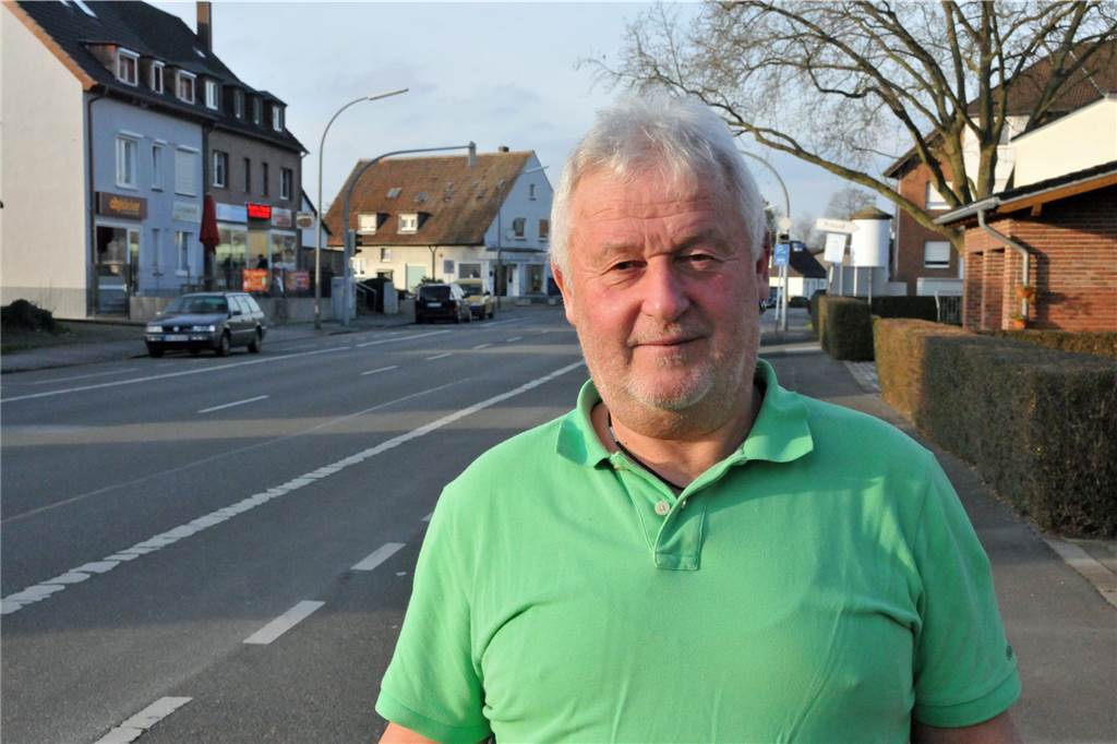 Schließung des Freibads in Deusen? „Dann haben wir Rimini am Kanal“ Reiner Schramowski, Vorsitzender der Siedlergemeinschaft Deusen, steht an der Deusener Straße.