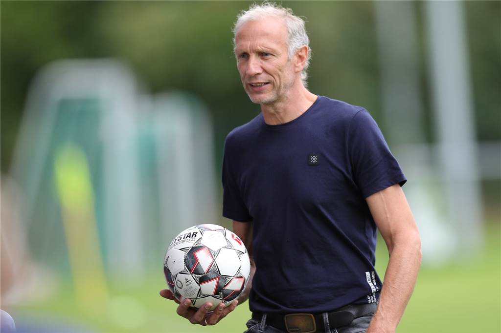 Nach DFB-Paukenschlag um Joachim Löw: Heimische Trainer sagen ab, einer muss seinen Kalender checken Reinhard Behlert versteht die Entscheidung von Bundestrainer Löw, auf bestimmte Führungsspieler zu verzichten, nicht.