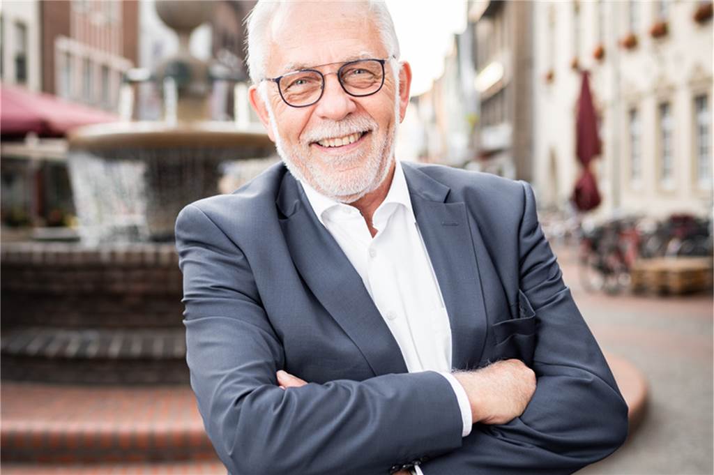 Paukenschlag beim TuS: Ostdorf rückt für Niemöller in die erste Reihe Reinhard Brücker, Vorstandsvorsitzender der Viactiv Krankenkasse.
