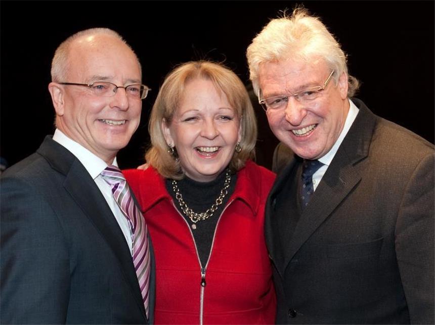 Zum Abschluss Lob für Kulturhauptstadt Ruhrgebiet Reinhard Paß (l-r), Essener Oberbürgermeister, Hannelore Kraft, Ministerpräsidentin von NRW und Oliver Scheytt, Geschäftsführer der Ruhr.2010 GmbH beim großen Finale.