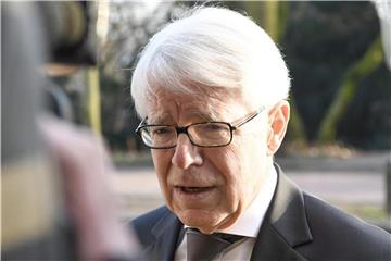 Reinhard Rauball ist zu sehen. Foto: Carmen Jaspersen/Archiv