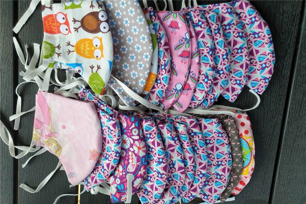 Schicksalshelfer haben schon mehr als 3000 Mundschutze genäht Rekordverdächtig: An einem Tag hat Figan Ucar-Macit einmal schon knapp 100 Mundschutz-Masken genäht.