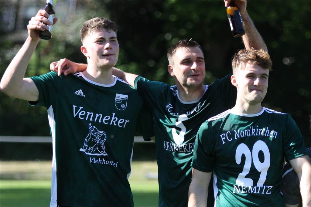 FC Overberges Neuzugang Rene Nemitz begründet Wechsel Rene Nemitz (r.) feierte mit dem FC Nordkirchen im vergangenen Jahr den Aufstieg in die Landesliga und in der jetzt zu Ende gegangenen Saison den Durchmarsch in die Westfalenliga.