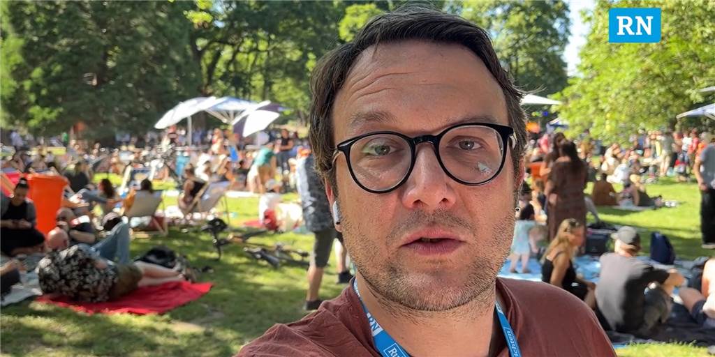 Video: Brechend voller Westpark beim ersten DJ-Picknick nach Corona-Pause Reporter Felix Guth hat sich am Samstag (2.7.) beim DJ-Picknick im Westpark umgeschaut.