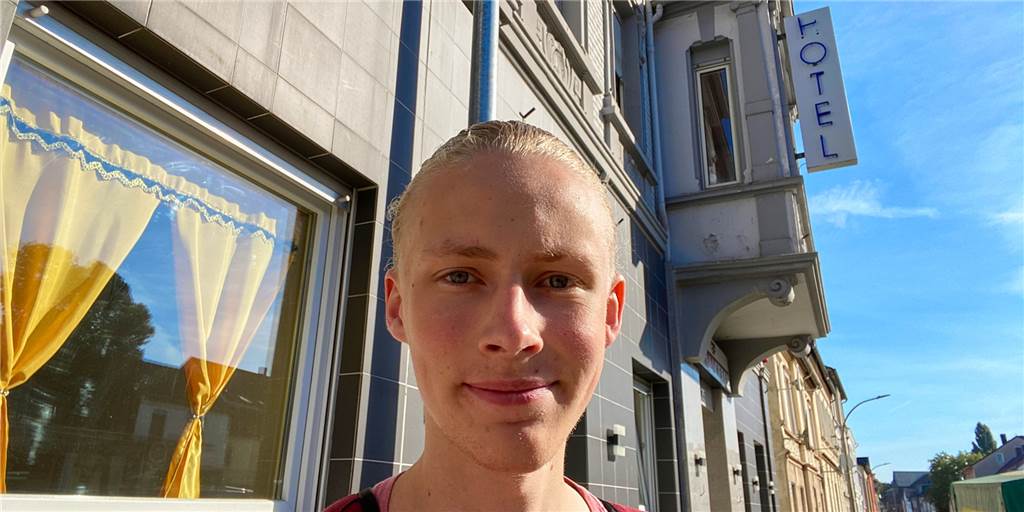 Eine Nacht im billigsten Hotelzimmer Dortmunds: Wie sauber ist es? Reporter Joscha F. Westerkamp hat eine Nacht im billigsten Hotel Dortmunds übernachtet.