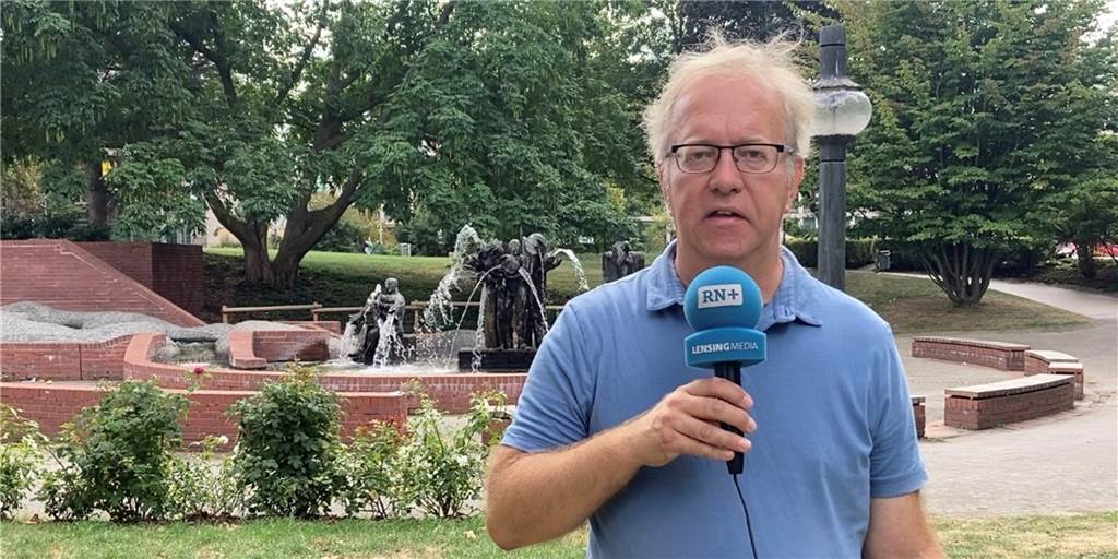 Re-Live-Video: Merkwürdige Gestalten im Stadtgarten unterwegs Reporter Oliver Volmerich berichtet live aus dem Stadtgarten.