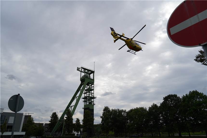 Kind stürzt von Brücke und verletzt sich schwer - Hubschrauber im Einsatz Rettungshubschrauber Christoph 8 flog den schwerverletzten 12-Jährigen in die Kinderklinik.