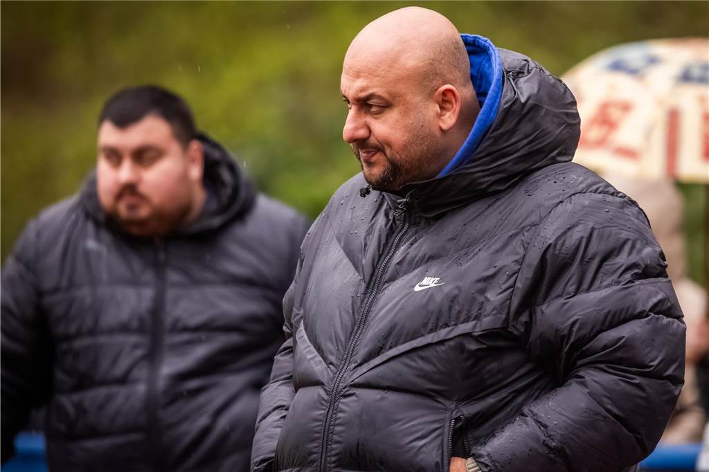 Brünninghausen-Vorstand bezieht Stellung: Drohende Vereinsauflösung und Westfalenliga-Pläne Reza Hassani hat den FC Brünninghausen nach der angekündigten Trennung zum Saisonende mit sofortiger Wirkung verlassen.