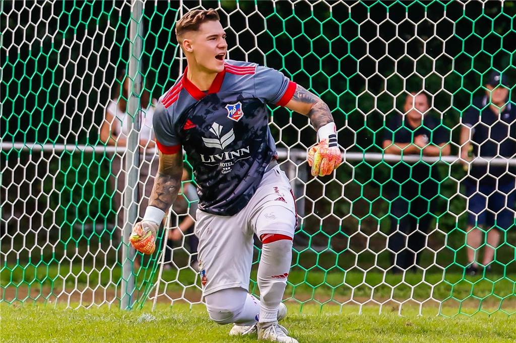 TuS Bövinghausen hat seinen Helden gefunden, dieser kritisiert die Fitness der Kollegen Ricardo Seifried war der gefeierte Held des TuS Bövinghausen.