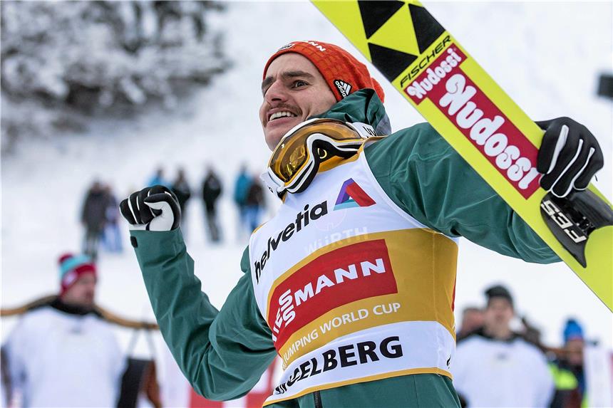 Richard Freitag und Co. jagen Tourneesieg Richard Freitag jubelt nach seinem Sieg in Engelberg. Kann er auch bei der Vierschanzentournee überzeugen?