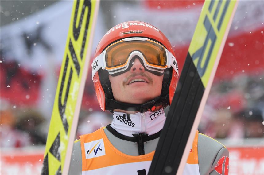 Missglückte Olympia-Probe: Freitag verliert Gelb Richard Freitag musste vor den Olympischen Winterspielen einen Dämpfer hinnehmen.