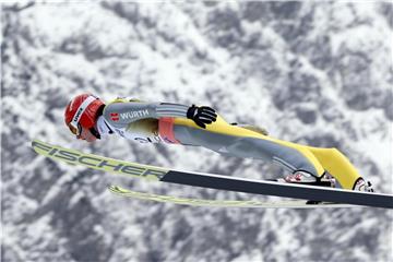 Richard Freitag springt in Planica auf 243 Meter - persönlicher Rekord. Foto: Darko Banic/AP