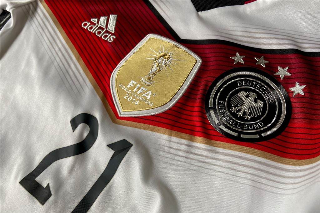 Mögen die Badelatschen mit dir sein: Lichtschwerter und Tennissocken bei den Mottotagen Richtig schön deutsch - und gleichzeitig Helden der Kindheit: Die Fußballnationalmannschaft von 2014.