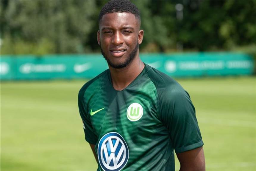Riechedly Bazoer soll beim VfL Wolfsburg vor dem Absprung stehen. Der Mittelfeldspieler konnte sich beim Werksclub nicht durchsetzen. Foto: Peter Steffen