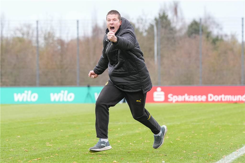 BVB-U19 ist Westdeutscher Meister: Wartet jetzt das pikante Duell gegen den Broich-Klub Hertha? Mike Tullberg jubelt.