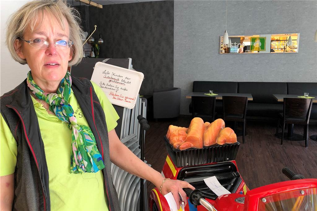 Rita Feldkamp hat den Cafébereich in der Bäckerei Stöve gerade frisch renoviert. Er ist abgesperrt
