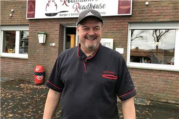 Robert Dapic hat den Traditions-Imbiss an der B 58 neu eröffnet.