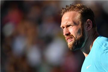 Robert Harting beginnt beim ISTAF Indoor in Berlin seine Abschiedstour. Foto: Hendrik Schmidt