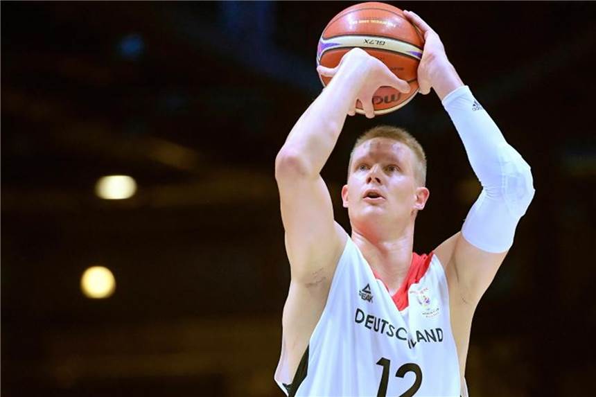 Basketball-Kapitän Benzing kehrt für Israel-Spiel zurück Robin Benzing ist der Kapitän der deutschen Basketball-Natinalmannschaft. Foto: Hendrik Schmidt