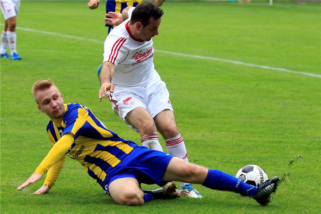 Oberliga-Spieler zieht nach Haltern - statt zum TuS, geht´s zu Hellekamp Robin Ploczicki (l.) wechselt im Sommer zum von Lippramsdorfs Ex-Trainer Michael Hellekamp trainierten Viktoria Heiden.