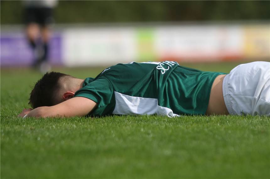 Chaos droht, weil die Fußballverbände nicht einheitlich vorgehen Robin Schwick spielt für den FC Nordkirchen. Hier ist die Tendenz klar: Saisonabbruch: Würde er in einem anderen Verband spielen, könnte er die Saison wohl zu Ende spielen.