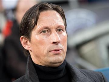 Roger Schmidt äußerte sich vor der Partie in Köln optimistisch. Foto: Marius Becker
