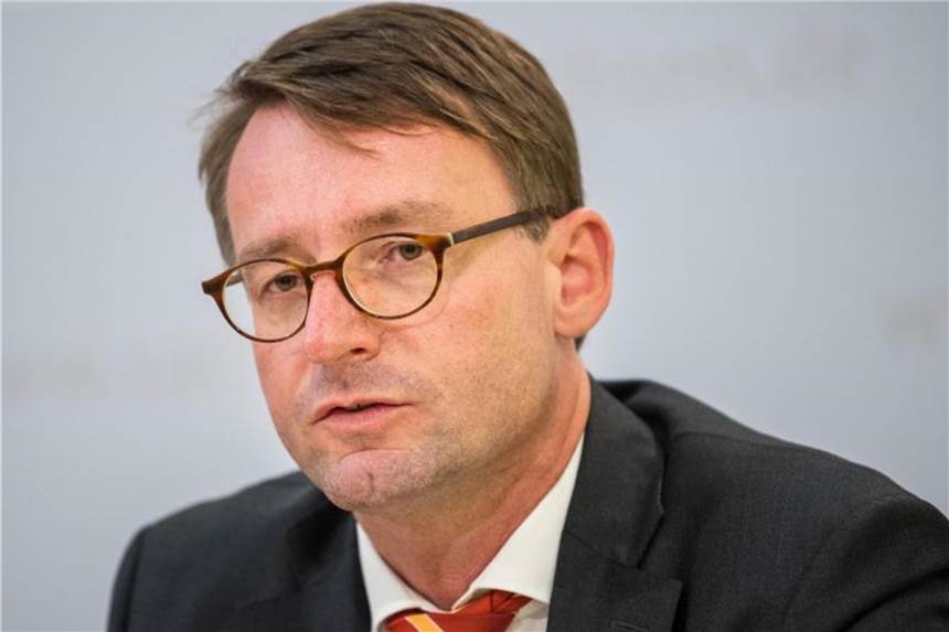 Sachsen will Haft für Asylbewerber mit ungeklärter Identität Roland Wöller, Innenminister von Sachsen. Foto: Monika Skolimowska