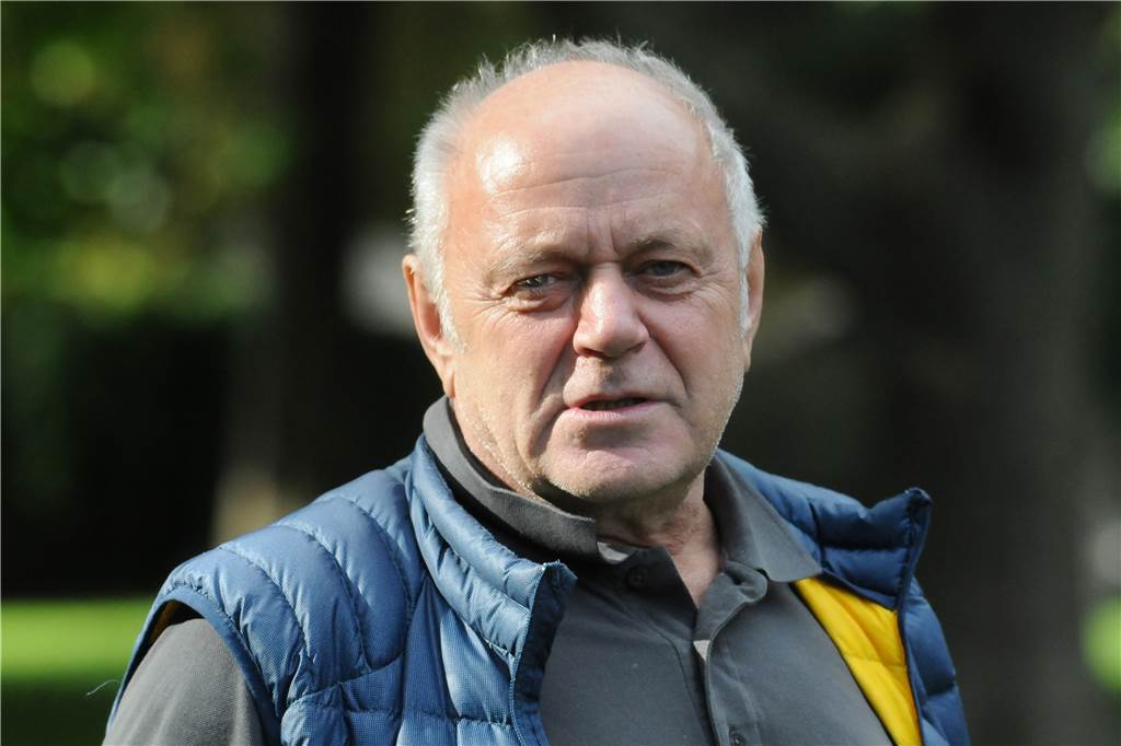 Rolf Kienemund, der 3. Vorsitzende des SV Wacker, ist Bauleiter des Projektes "Sitztribüne" in der Erin-Kampfbahn.