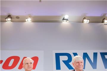 Rolf Martin Schmitz (r.), RWE-Chef, und Johannes Teyssen, E.ON-Vorstand. Foto: Rolf Vennenbernd