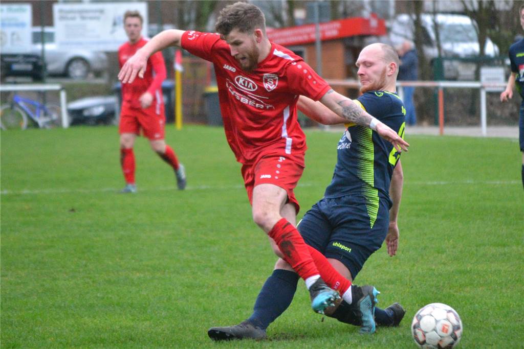 Roman Humenscheimer ist der „vielleicht spannendste Neuzugang“ beim FC Nordkirchen Roman Humenscheimer (l.) vergleicht sich mit Arjen Robben.