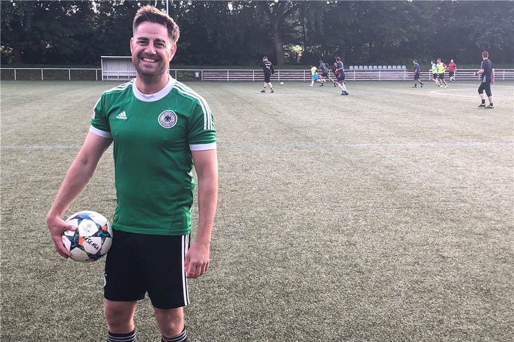 Roman Senga rief die Walking-Football-Mannschaft von RW Germania ins Leben.
