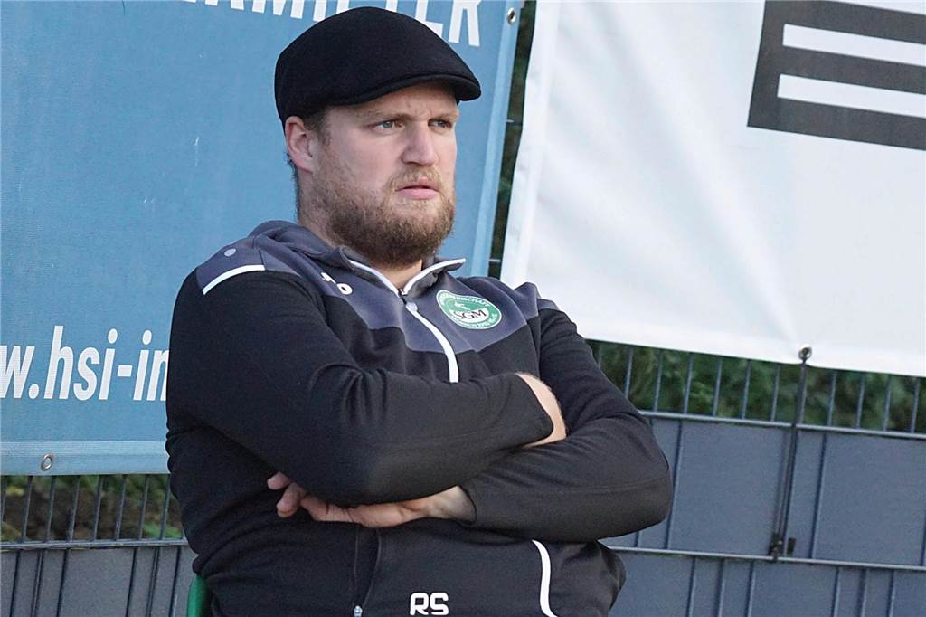 Zusage im Dezember, Transfer im April: Warum darf Michele Teofilo zur SG Massen wechseln? Roman Spielfeld ist froh, Michele Teofilo an die Sonnenschule gelotst zu haben.