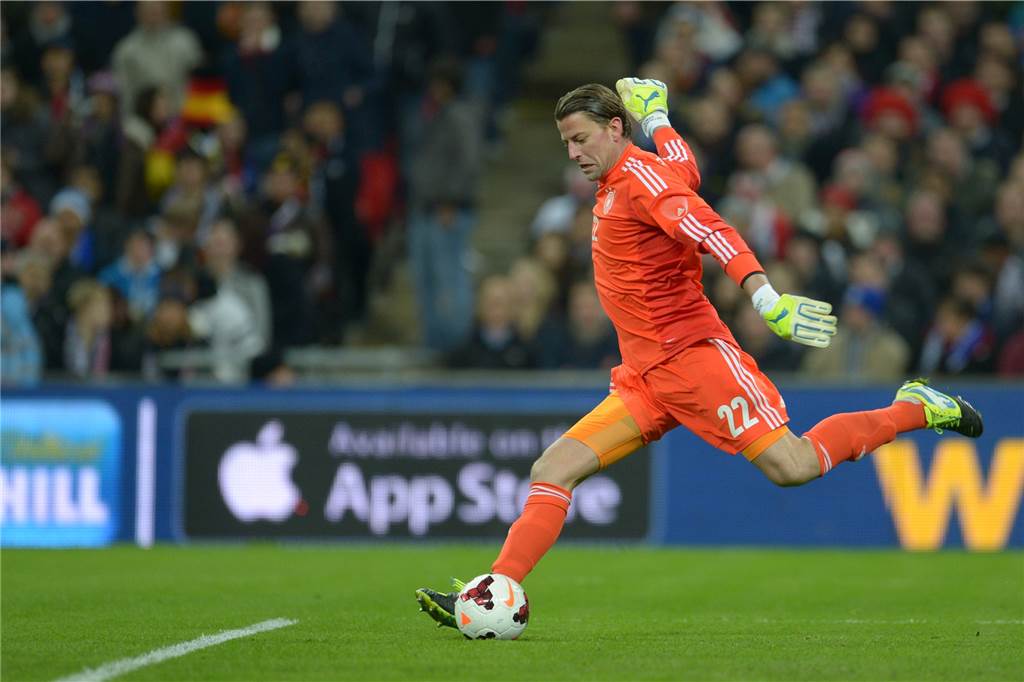 Roman Weidenfeller hat Geburtstag: Die 40 unglaublichsten Fakten Roman Weidenfeller ist Linksfuß.