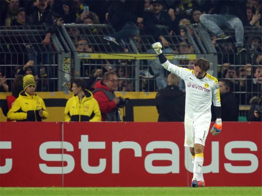 BVB will Roman Weidenfeller langfristig binden Roman Weidenfeller soll dem BVB langfristig erhalten bleiben.