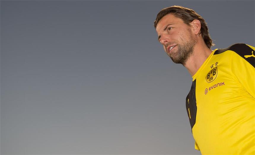 Weidenfeller: "15 Jahre BVB machen mich stolz" Roman Weidenfeller spielt seit 2002 für den BVB - und wird auch nach seiner aktiven Karriere ein Dortmunder bleiben.