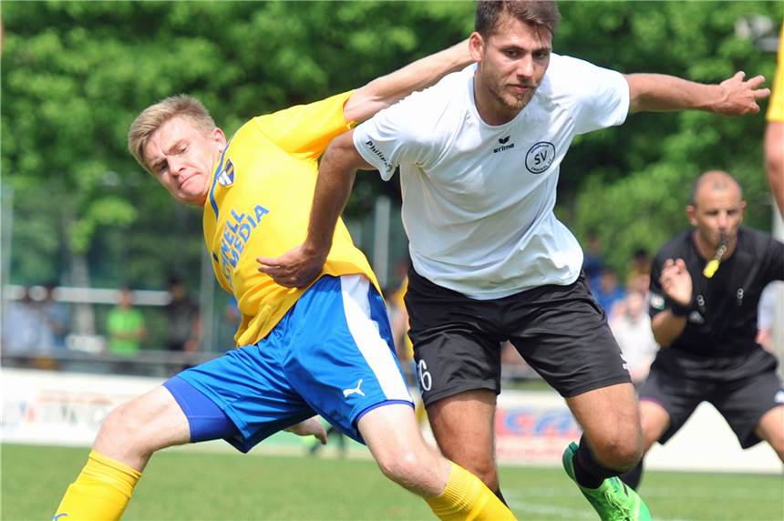 Romario Wiesweg wechselt nach Ahlen Romario Wiesweg (l.), hier im Trikot der SpVgg Vreden