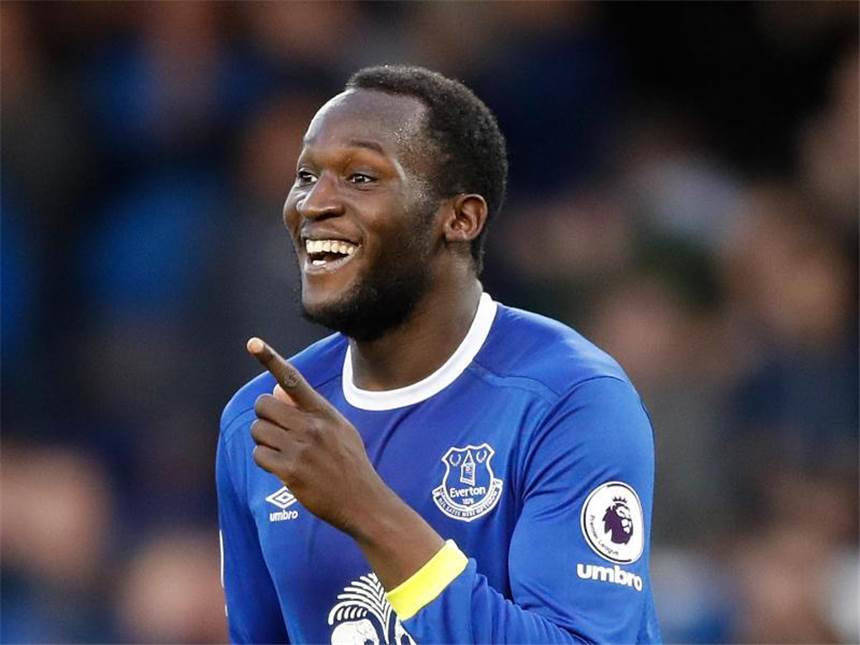 Wechsel von Lukaku zu Manchester United fix Romelu Lukaku wechselt für angeblich 85 Millionen Euro von Everton nach Manchester. Foto: Martin Rickett