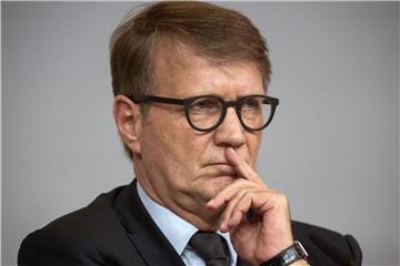 Ronald Pofalla, Vorstand Infrastruktur der Deutschen Bahn, während der Bilanz-Pressekonferenz der Deutsche Bahn AG Foto: Soeren Stache/Archiv