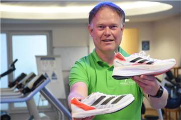 Ronny Groeneveld hat zusammen mit Adidas einen Laufschuh entwickelt. Darin steckt eine besondere Technologie.