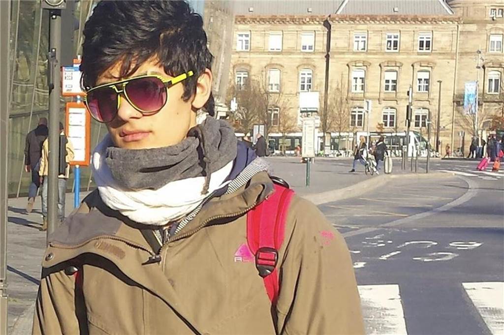 Wie Ronny Jazzaa aus Syrien „Papa Karl“ traf und Firmenchef wurde Ronny Jazzaa in Frankreich, auf seiner Etappe von Paris nach Straßburg.